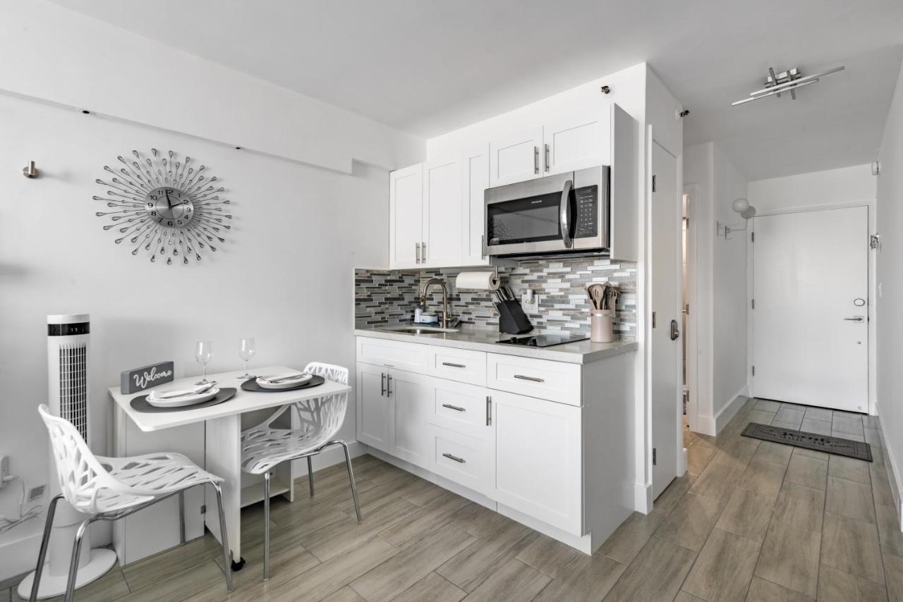 Newly Renovated Oceanfront Studio W/ Balcony - Daytona Beach Apartamento Exterior foto