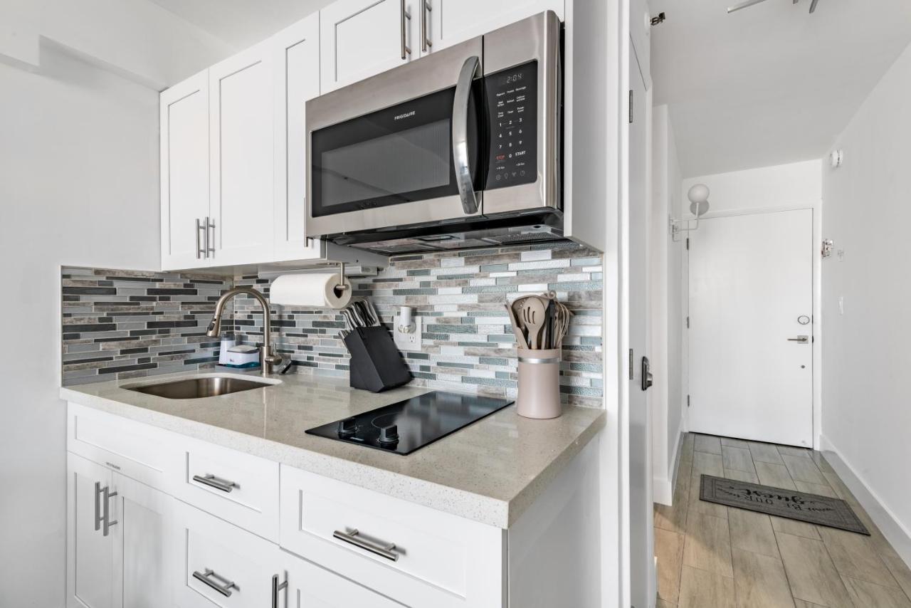 Newly Renovated Oceanfront Studio W/ Balcony - Daytona Beach Apartamento Exterior foto